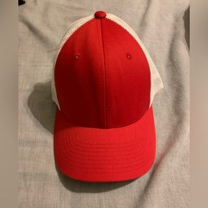 Men’s Port Authority fitted cap